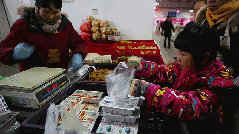 一个孩子的成长需要陪伴,放糖放盐补钙效果好吗