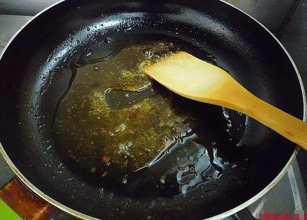 冰糖炒的时间久了会怎么样,冰糖能炒出来焦糖色不