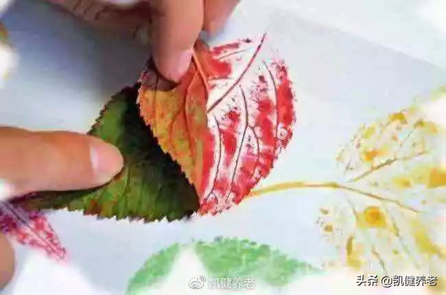 莫道桑榆晚为霞尚满天哪一年写的,莫道桑榆晚为霞尚满天是什么意思