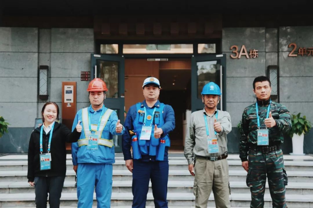 走，带你去看黄家湖畔的“蓝马甲”