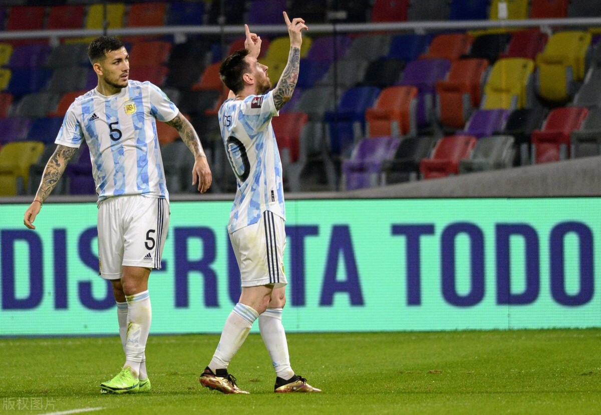 阿根廷vs智利梅西世界波破门,梅西点射绝平苏亚雷斯