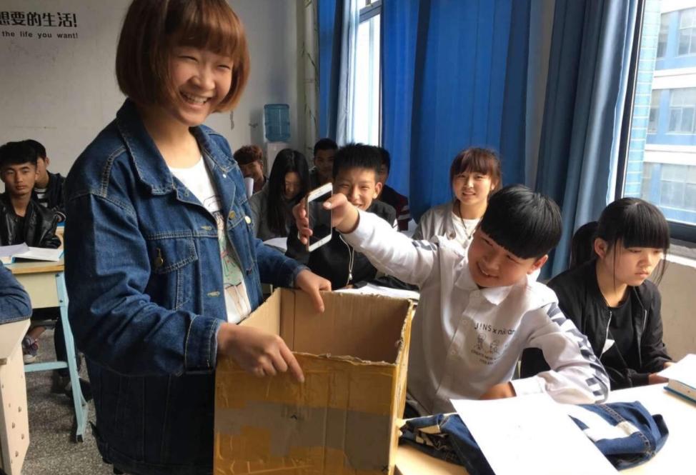 我把孩子卷子撕了怎么给老师说,我撕试卷老师打我犯法吗