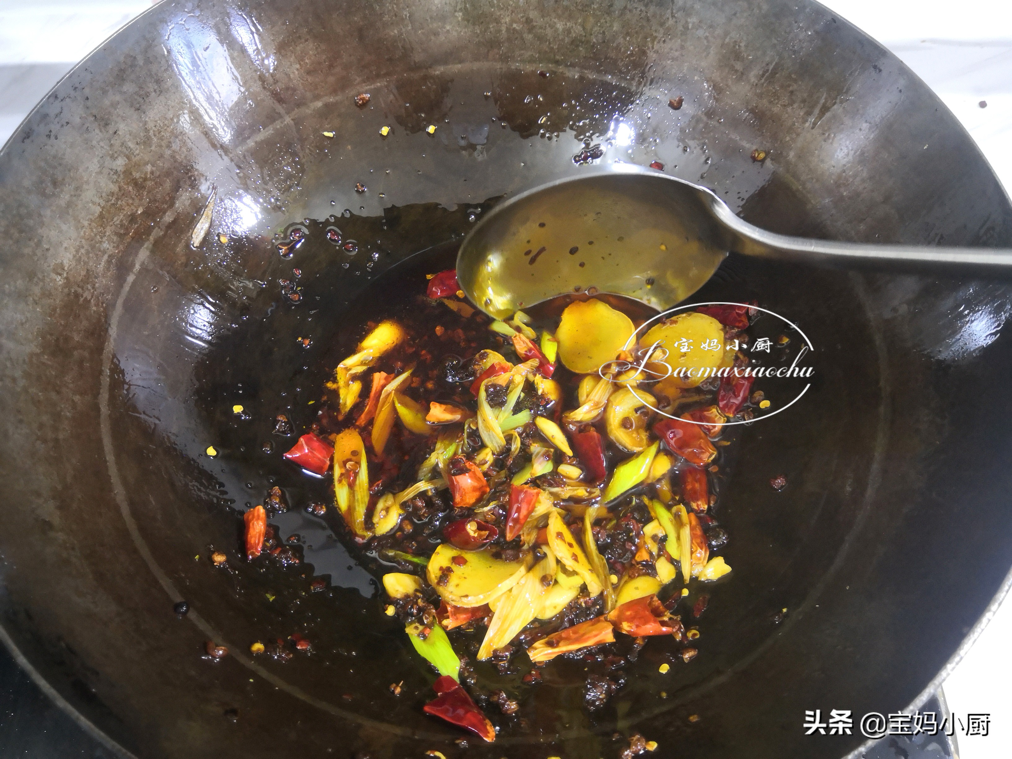 麻辣鸡爪怎么样做才能够香糯软烂,软烂麻辣鸡爪的正宗做法