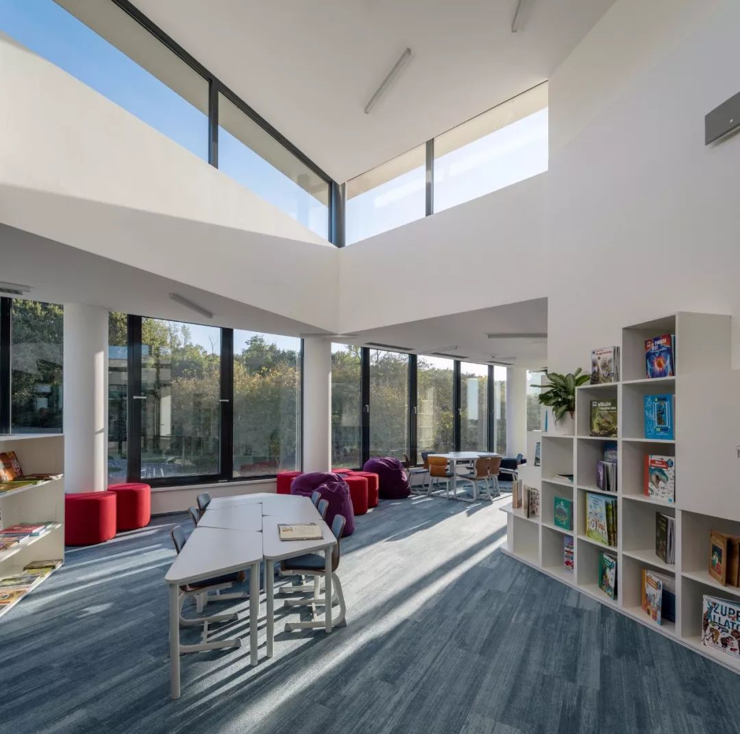 设计一所新学校的平面图,圆形学校logo怎么制作