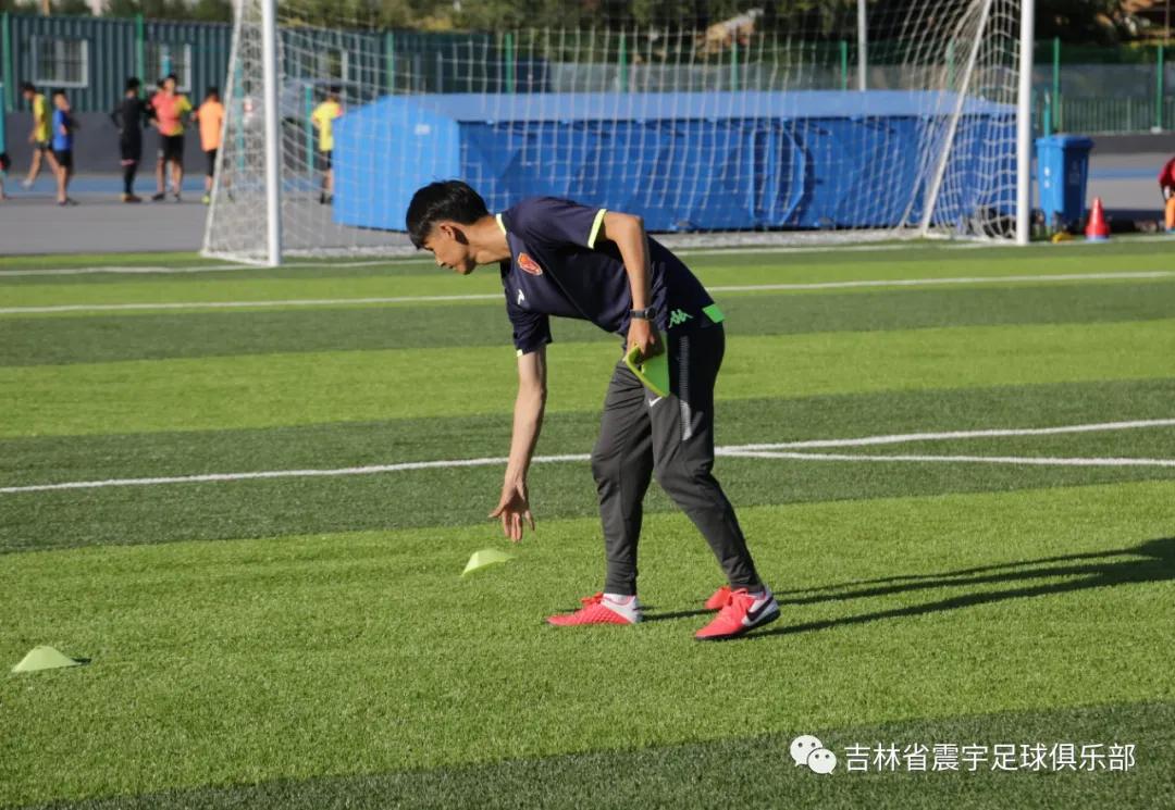 震宇篮球训练营,震宇足球