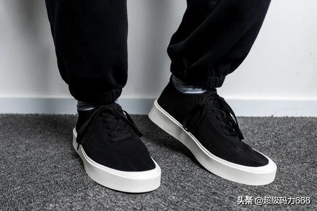 李宁飞织透气轻便跑步鞋,李宁飞织板鞋