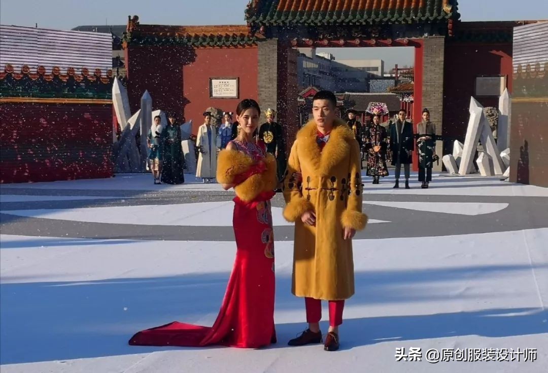 在沈阳故宫开活动,沈阳故宫红墙走秀视频