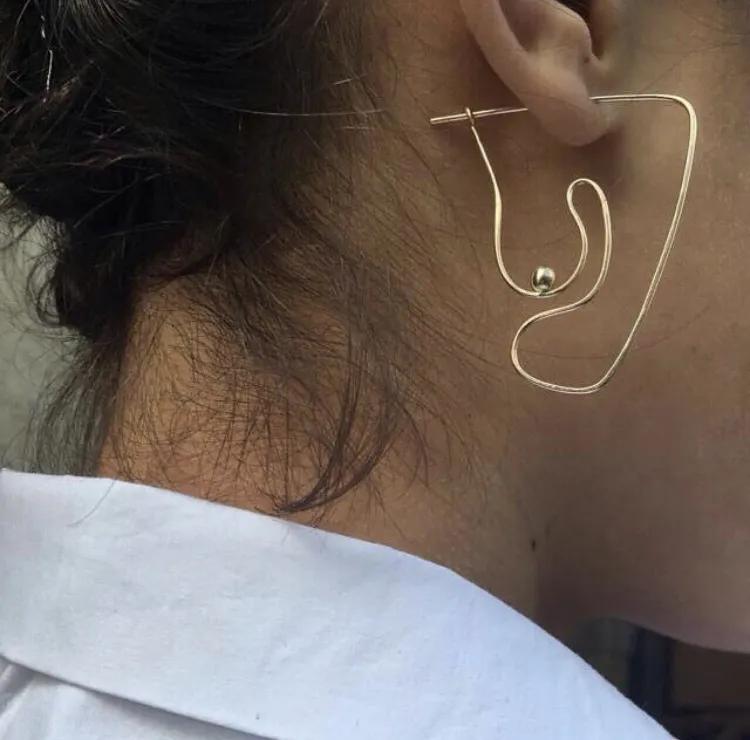 为啥相同的穿搭自己不穿不好看,同样的穿搭为什么别人穿更好看