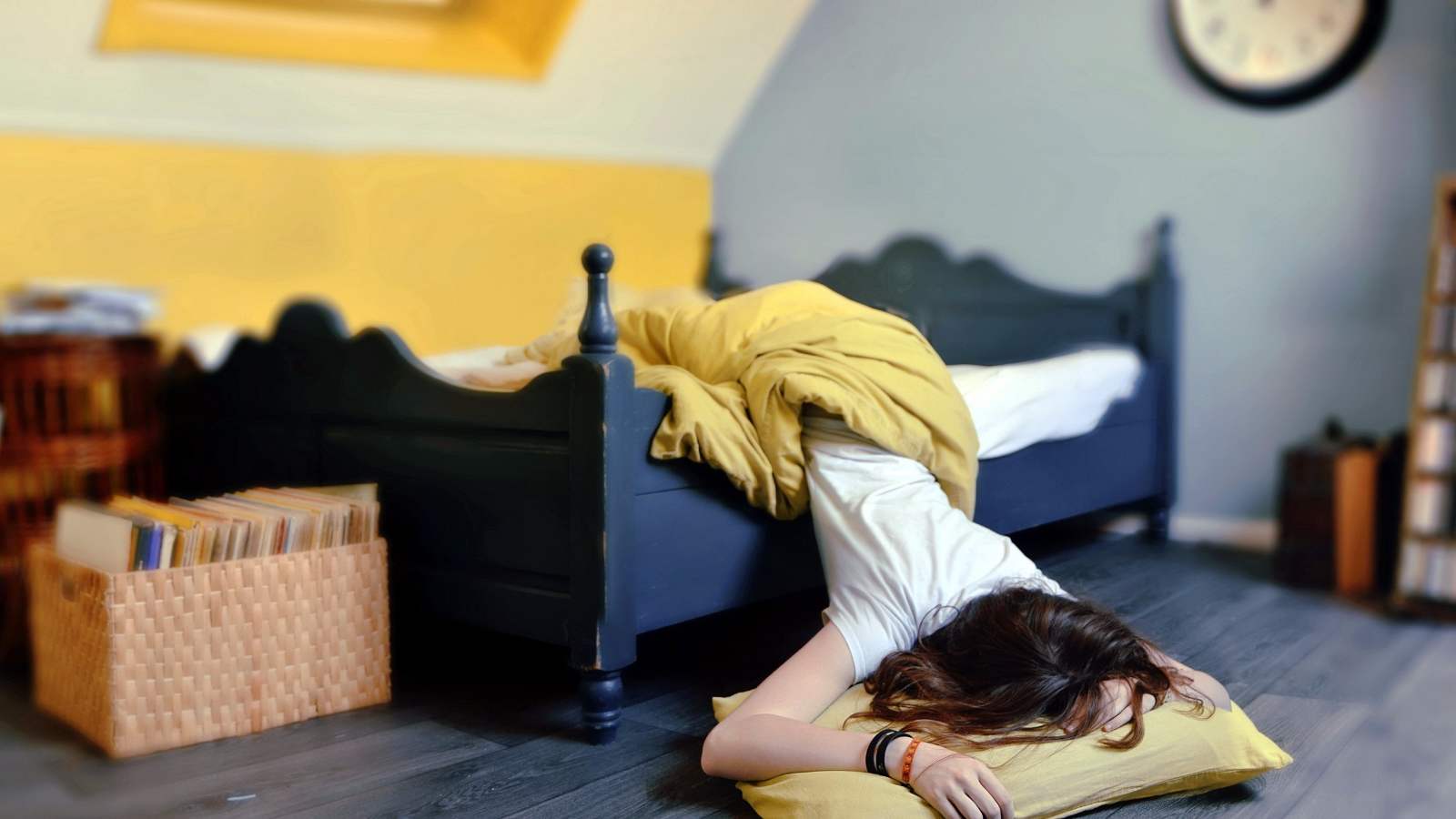 时而亢奋时而低落是怎么回事,时而亢奋时而情绪低落