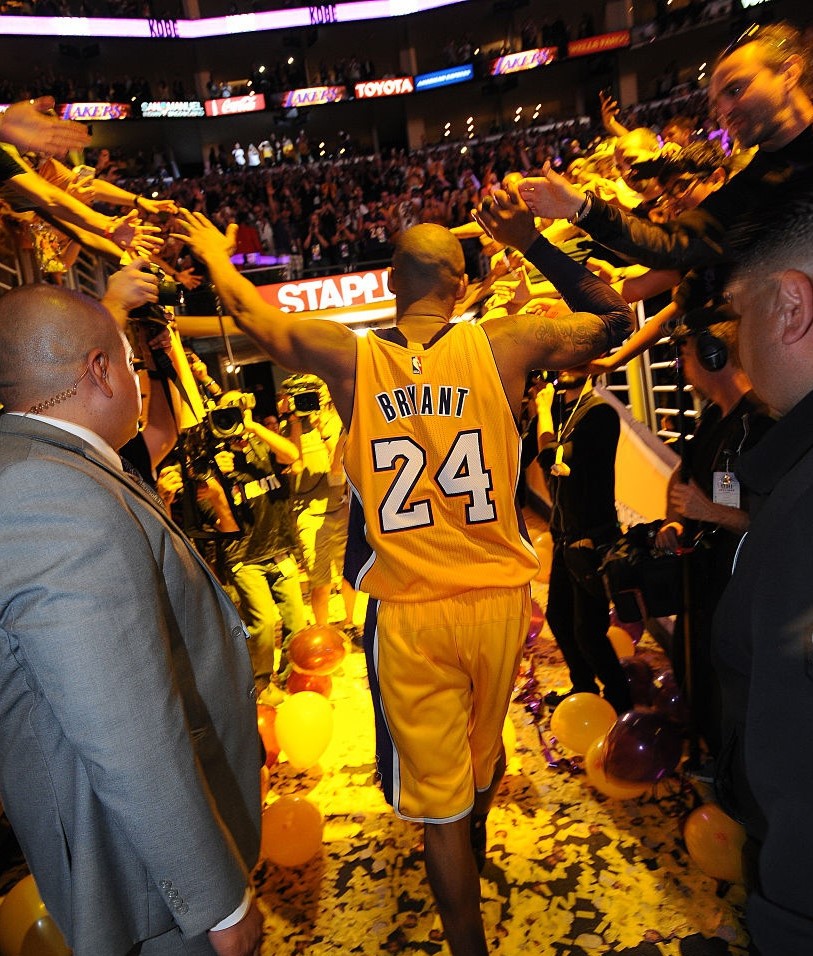 nba各球队开场缅怀科比,断眉nba缅怀科比