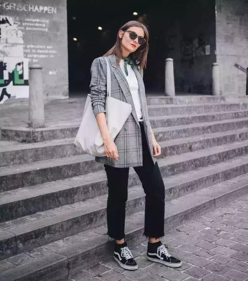 牛仔裤平底鞋穿搭时尚女装,牛仔裤平底鞋搭配视频