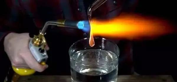 神奇的“蝌蚪”，被*弹子**击中碎的是*弹子**，手指一捏却瞬间爆裂