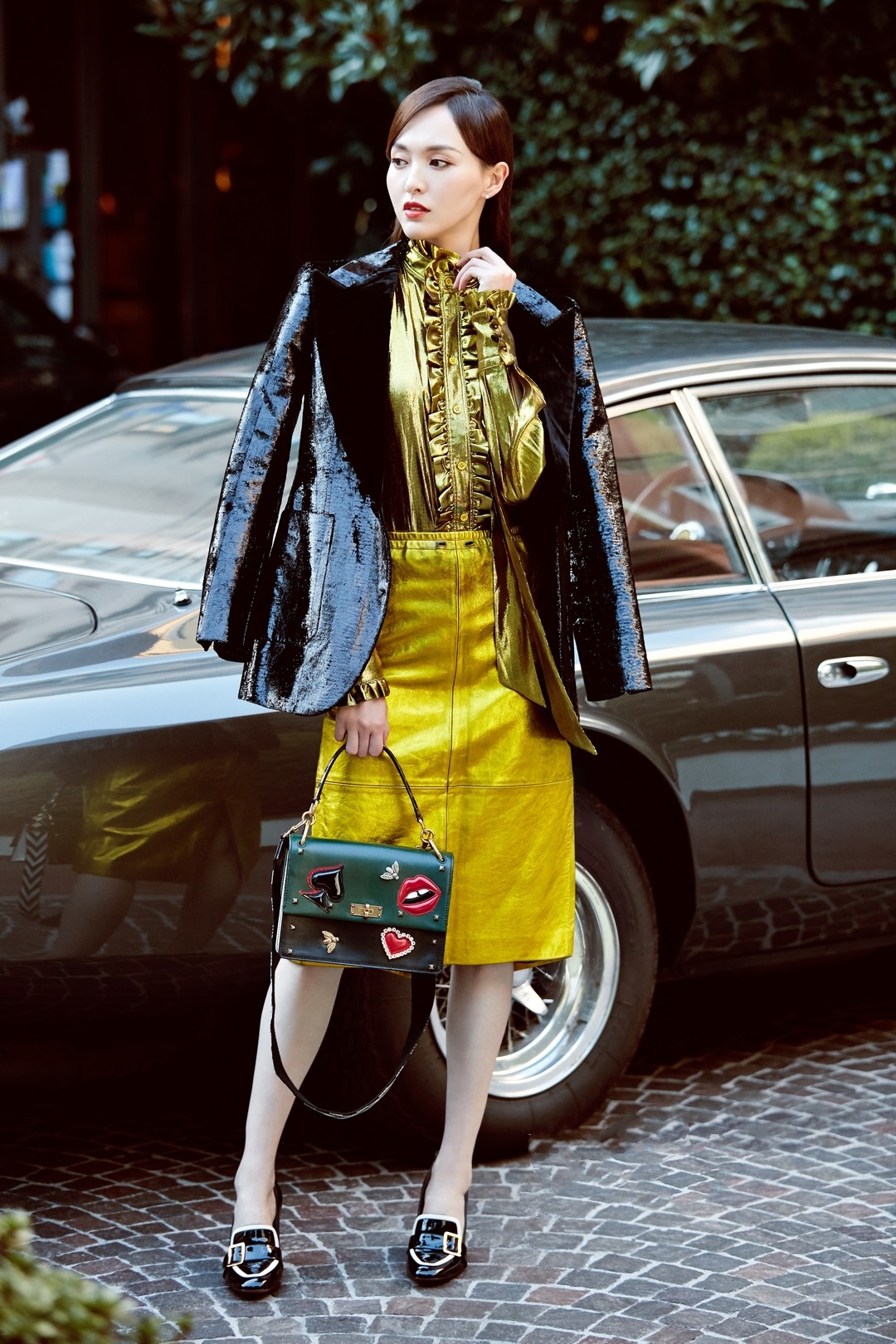 今年最流行夏天后底凉鞋,今年流行什么鞋子凉鞋舒服