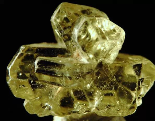 各种宝石原石的种类图片大全,高清彩色宝石原石图片大全