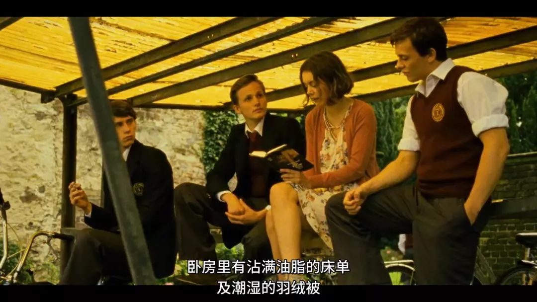 在这部电影中，满屏充满了欲望，在第一集就弄死了女主