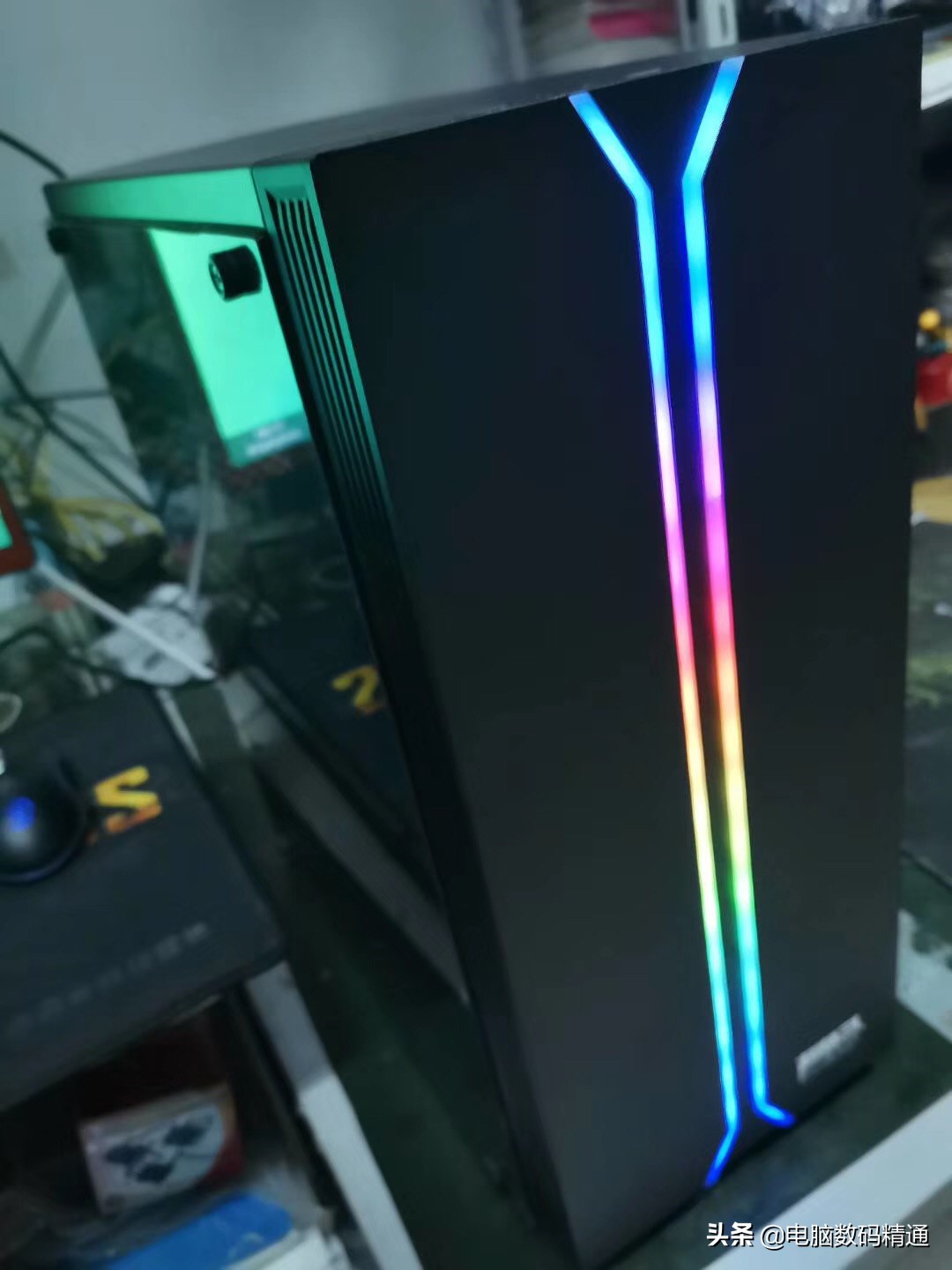 客户要把自己电脑卖给我1200块，说照顾我，这个价还需要你照顾？