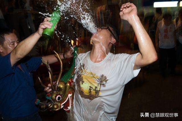 《侯海洋基层风云》中的赵海为什么很色？