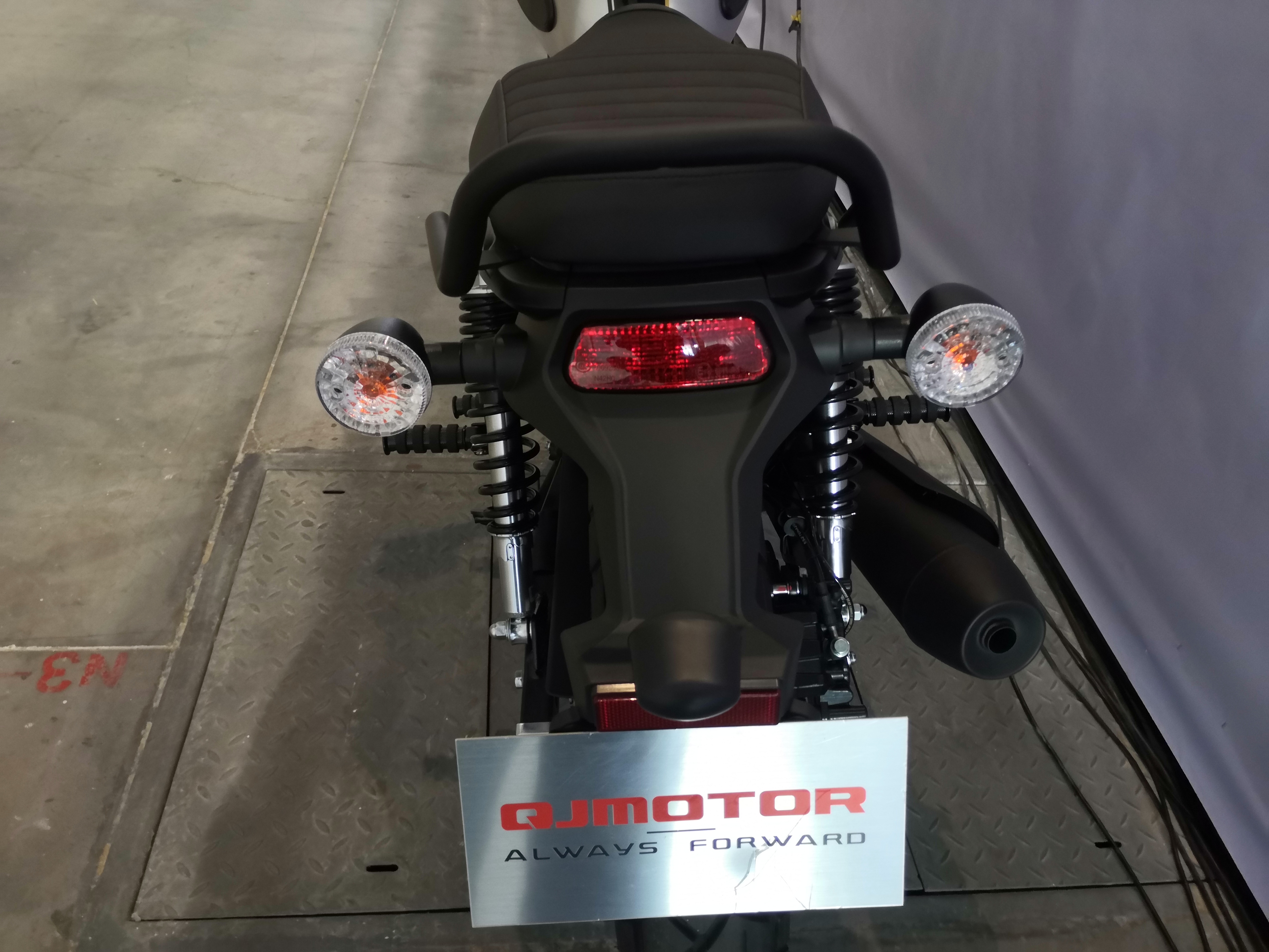 qjmotor逸250复古摩托测评,逸250深度测评