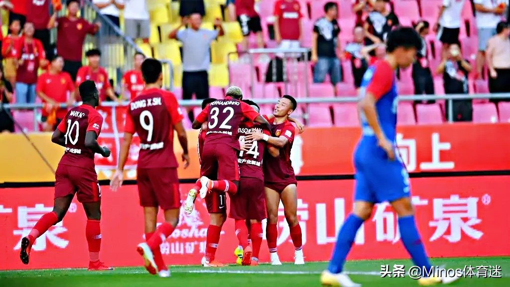 超简报：恒大大胜独占榜首，上港失算武汉平局