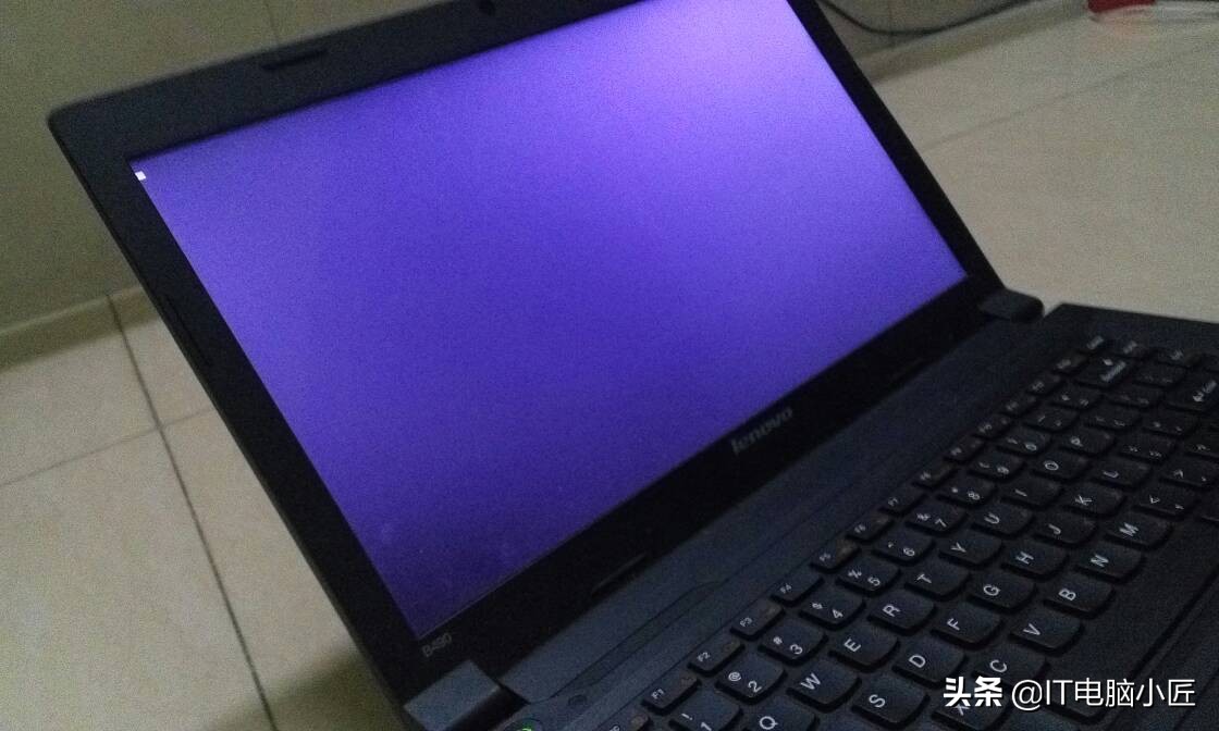 有时电脑开机黑屏最简单解决方法,电脑开机黑屏的解决方法图解