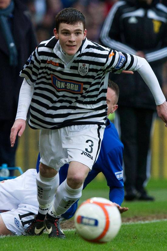 利物浦跑不死亲笔：爸妈劝我考大学，我却为了踢球当售票员