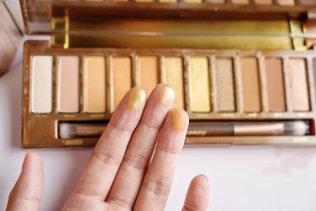 一千块防脱洗发、卸妆行李箱、油痘皮护肤、本月爱用让你大饱眼福