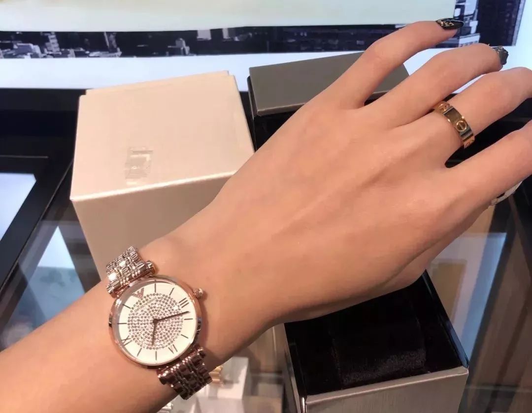 三八女神节愿天下女人芳华自在,三八妇女节愿你芳华常在笑靥如花