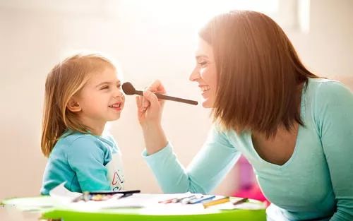 宝宝玩过家家有什么好处,孩子多大可以玩过家家