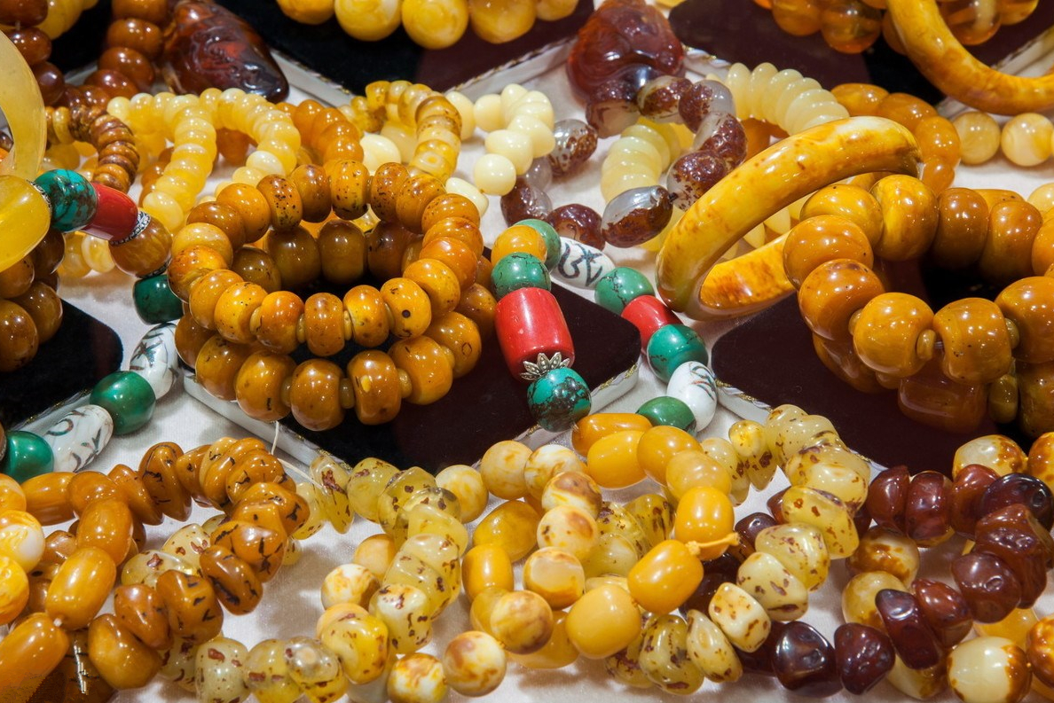 能不能穿金戴银去寺庙,一般人最好不要戴佛像的配饰