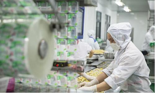 一年卖出超1亿只凤爪,三年赚20亿凤爪