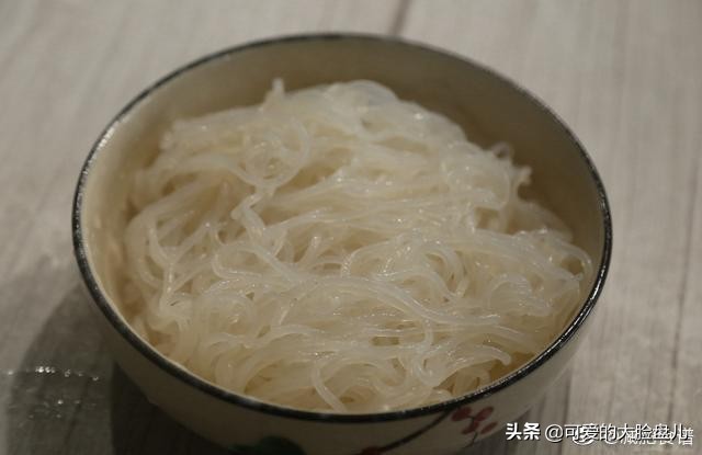 酸辣白菜魔芋丝减脂餐,酸辣魔芋丝低脂