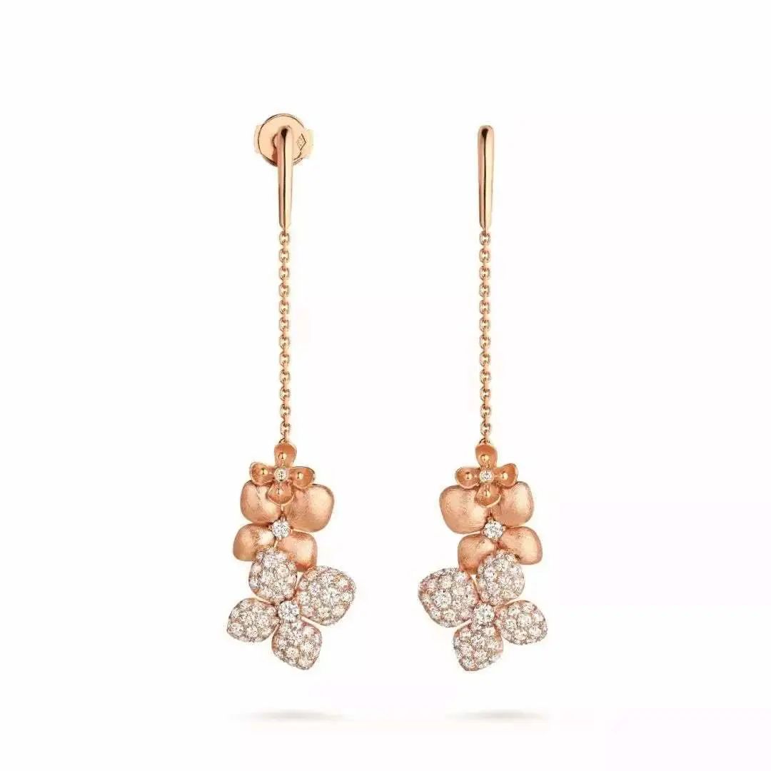 灏氱編宸撮粠鏄庢槦鍚屾,灏氱編宸撮粠棣栭グ娆惧紡鏍囧織