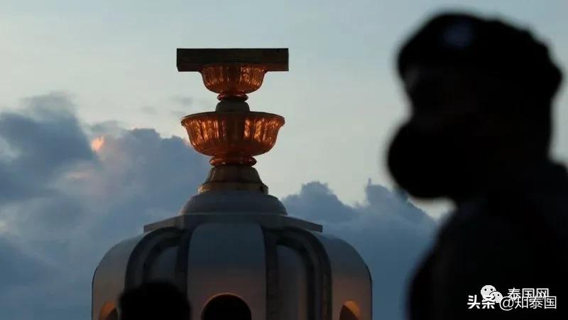 替泰国吼一声，滚蛋吧，2020年！