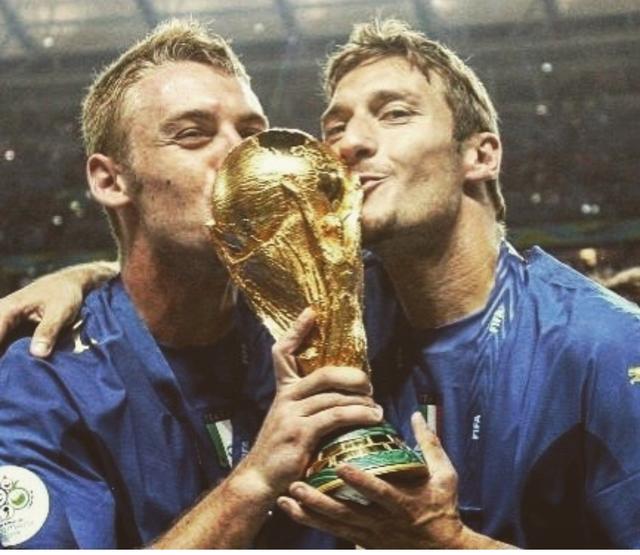 足坛情话,足坛告别德罗西