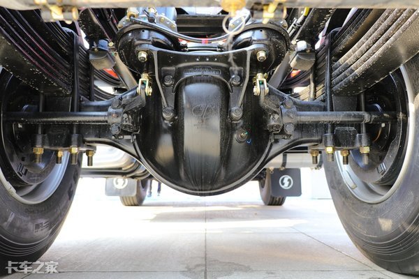 东风天龙4x2港口牵引车,目前最便宜4x2港口牵引车