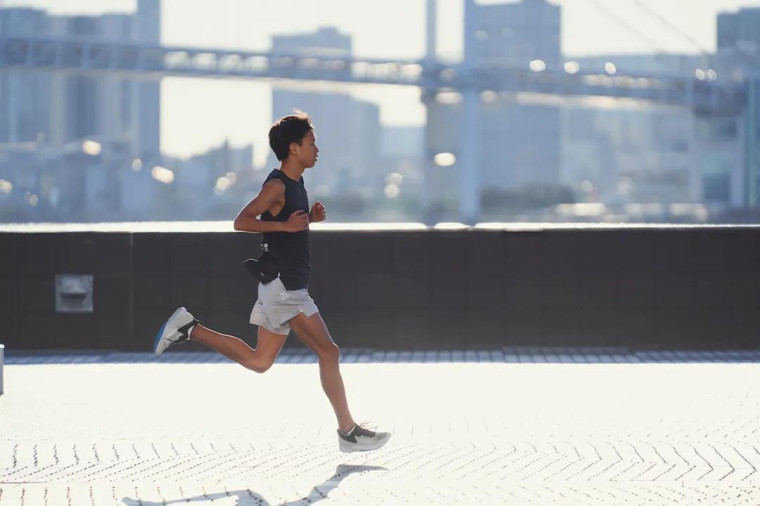 穿什么跑鞋适合跑马拉松,nb哪几款跑鞋适合扁平足
