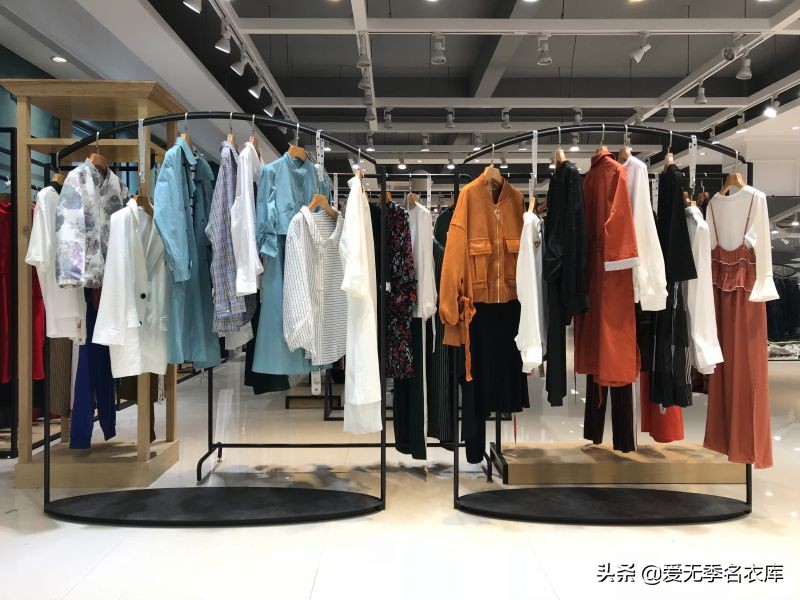 西乡品牌折扣女装批发,品牌女装折扣店货源进货渠道