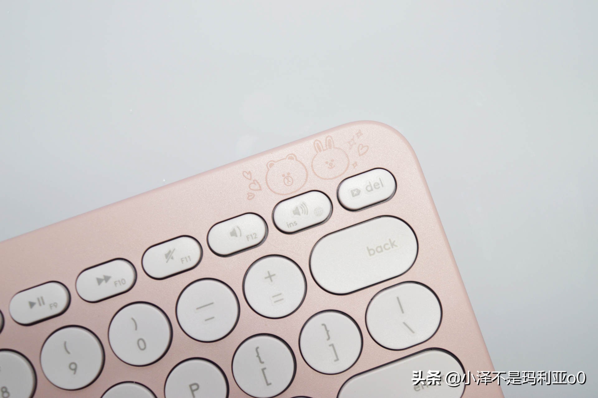 桌面好物分享学生党,罗技popkeys键盘套装