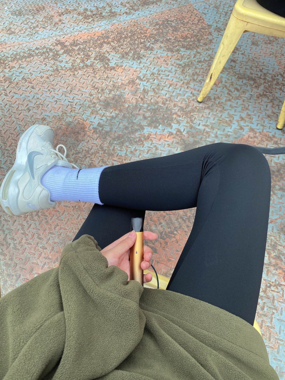 最适合配鲨鱼裤的过膝袜子,搭配鲨鱼裤洋气长筒袜