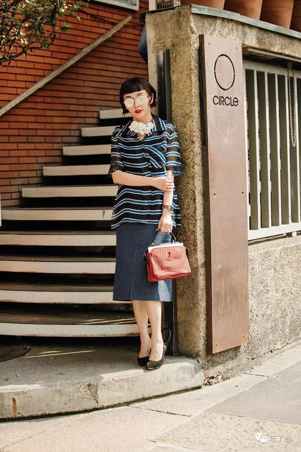 时尚达人必备的经典品-条纹衫，虽简单但不凡