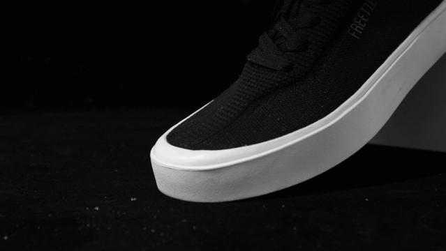 李宁飞织透气轻便跑步鞋,李宁飞织板鞋