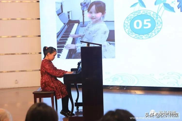 学校因足球而精彩,学校因学生而骄傲