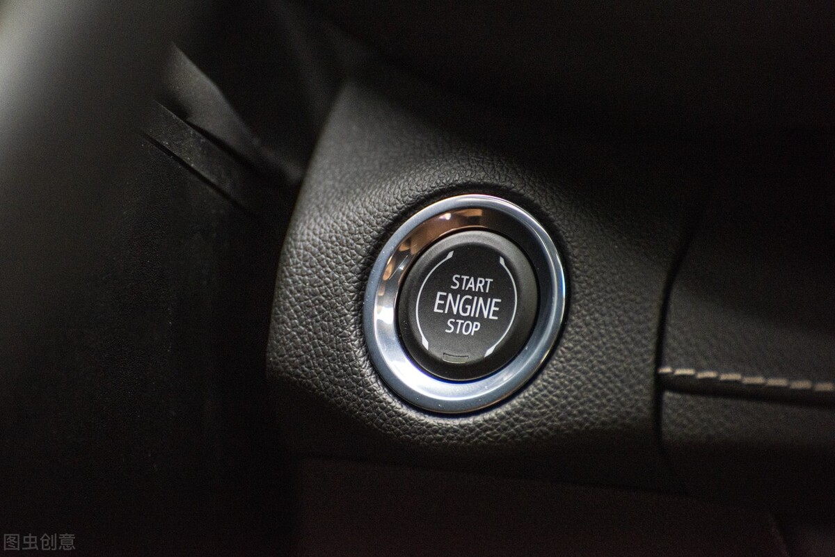 一键启动的车怎么正确启动,一键启动的车正确启动和停车步骤