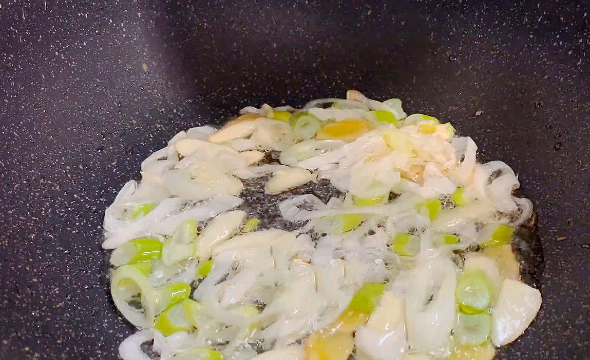 炖鸡肉切记不要焯水和直接下锅,鸡肉不焯水怎么炖好喝