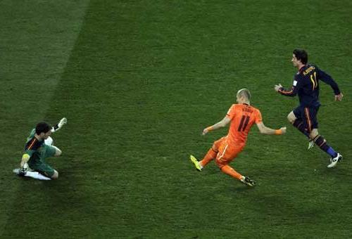 卡西利亚斯个人简介,致敬卡西传奇永不落幕