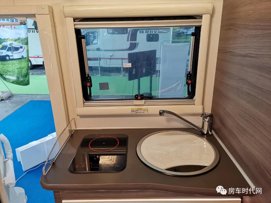 中额头内有大乾坤！洗衣机外置金冠格林卡诺E款