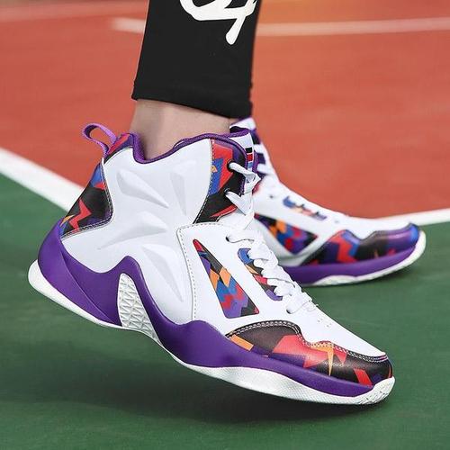 杭州大学生卖鞋月入2-3万！球鞋疯狂藏着什么利益链