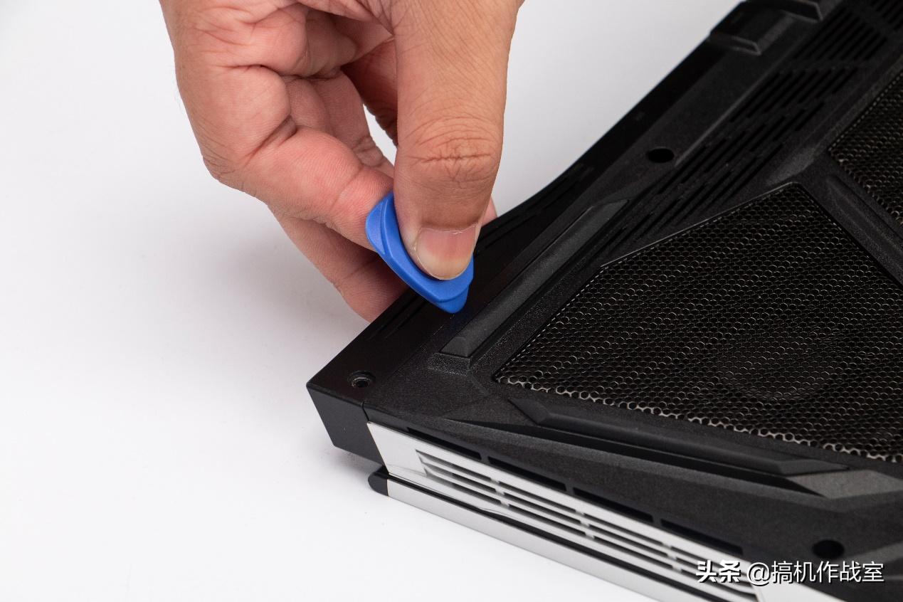 机械师f117-v如何加装硬盘,机械师f117-x笔记本新手教程