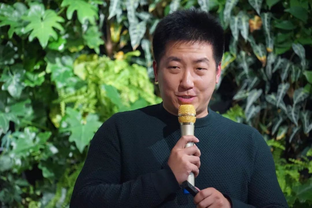 数字一百携手申通德高、新潮传媒等共话户外媒体数字化发展趋势