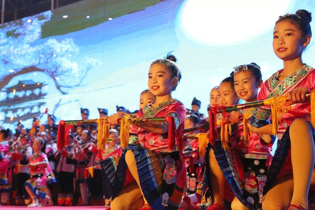 小县城学校元旦晚会活动,小学生青春筑梦砥砺前行文艺汇演